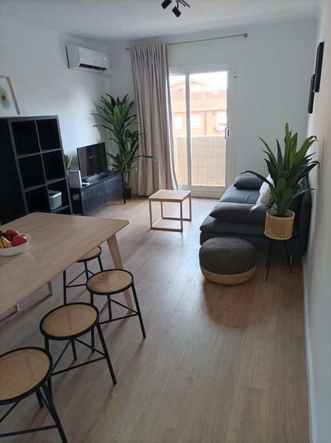 Cool! 5' To Metro. 15' To Center/beach By Metro. Apartment *
